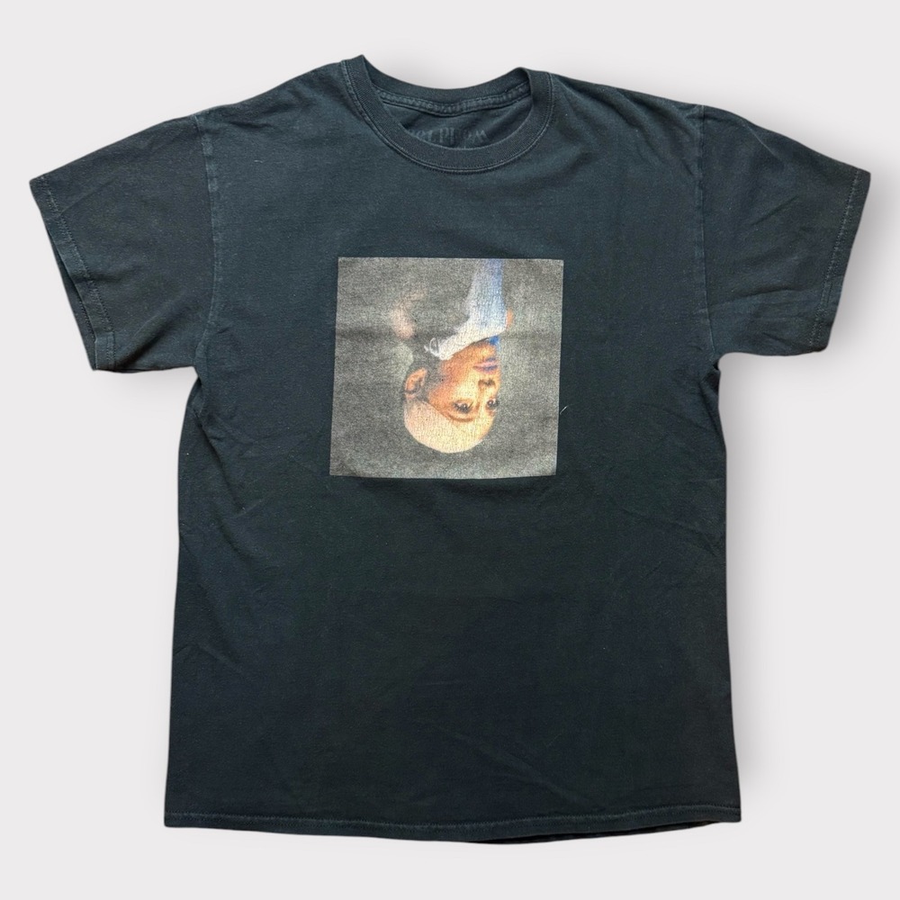 Ariana Grande Sweetener World Tour 2019 Concert T-Shirt Black Graphic Mens Med